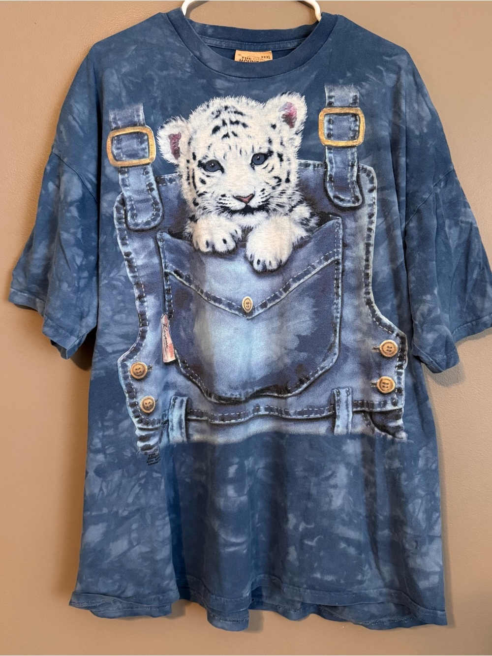 VTG Y2K The Mountain Baby White Tiger Pocket Graphic Blue TieDye Tshirt Adult 4X